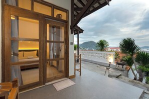 Standard Double Room | Terrace/patio - Green Hill Boutique Hotel (Labuan Bajo)