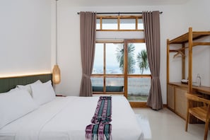 Habitación doble superior | Ropa de cama de alta calidad, caja fuerte, escritorio y wifi gratis