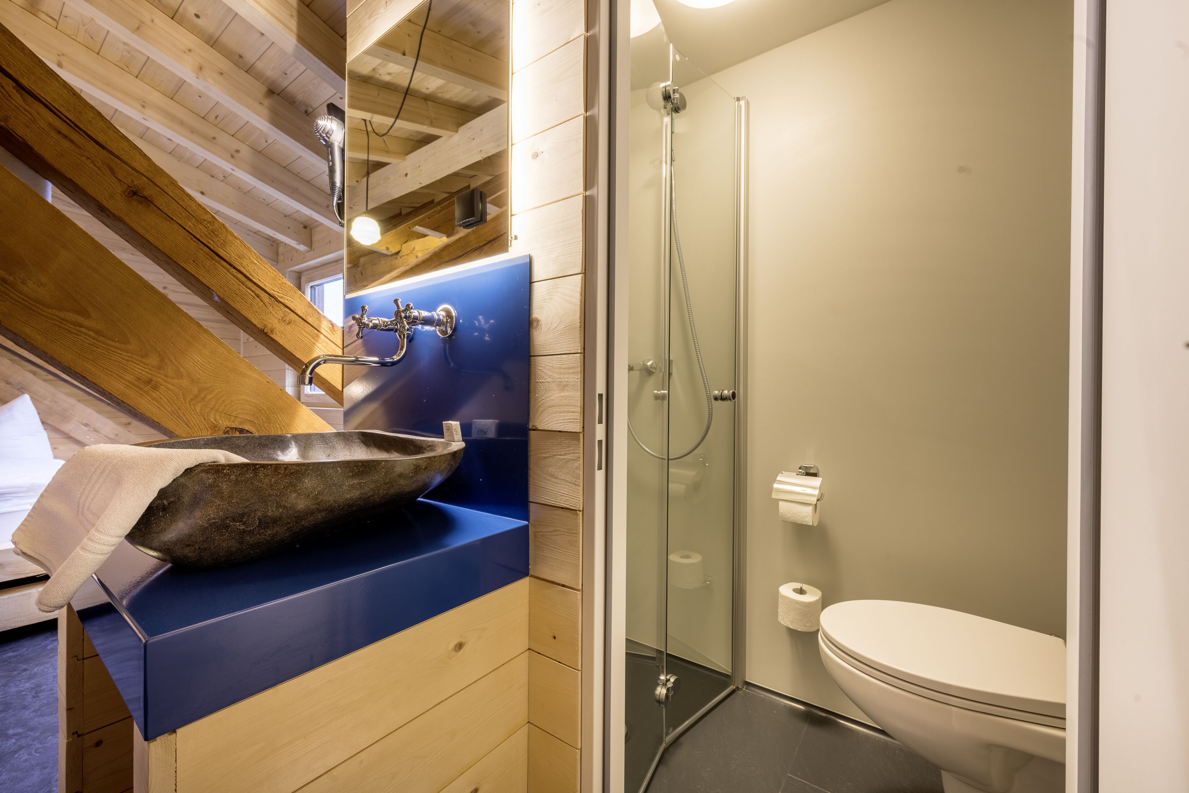 Basic Double Room | Bathroom | Shower, hair dryer, towels
