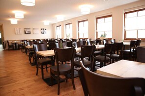 Lunch and dinner served, local cuisine - Landgasthof Kreuz (Konstanz)