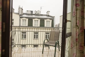 أغطية فراش متميزة ومكواة/لوح كي وواي فاي مجانًا