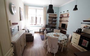 Apartamento exclusivo, 2 habitaciones | Ropa de cama de alta calidad, tabla de planchar con plancha, wifi gratis