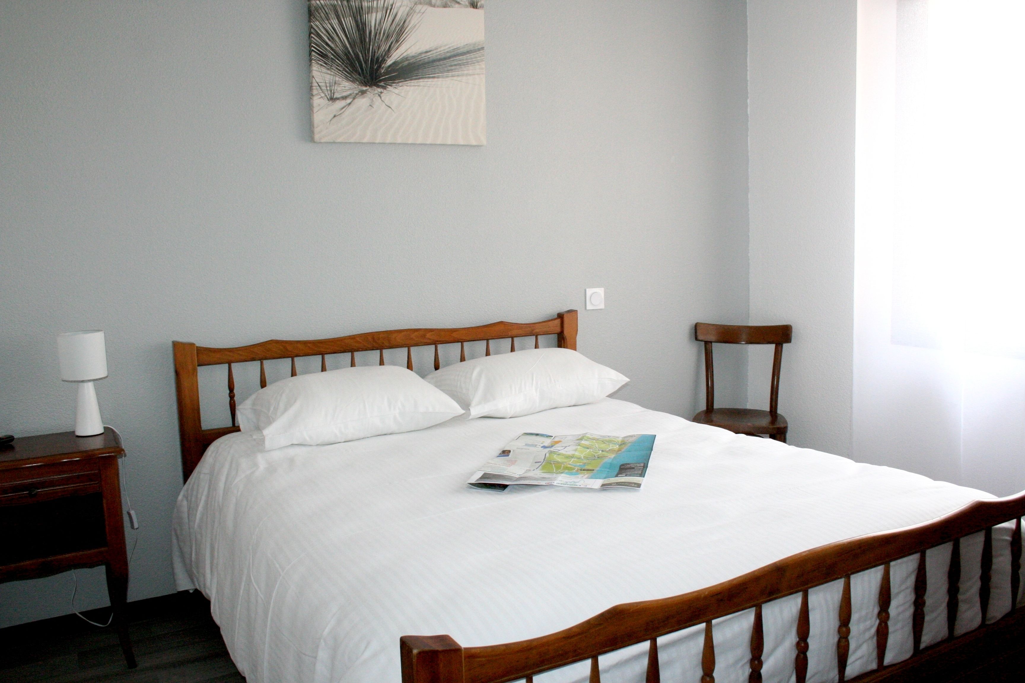 standard double room | desk, free cots/infant beds, free wifi, bed sheets