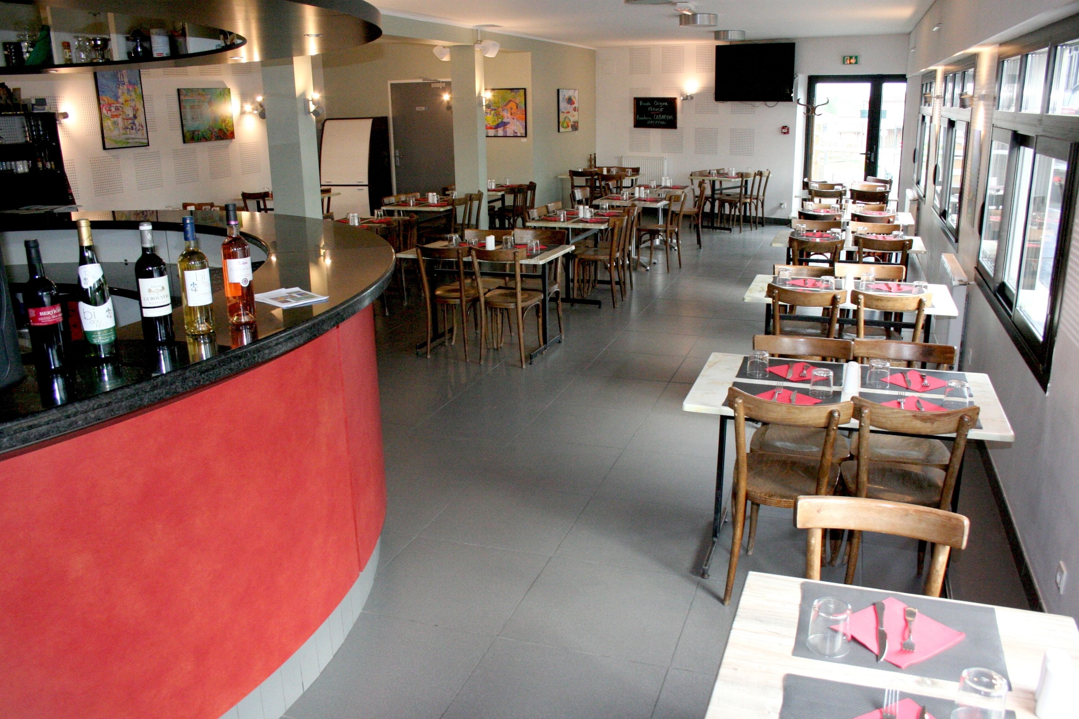 lunch and dinner served, french cuisine