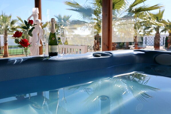 Bañera de hidromasaje interior