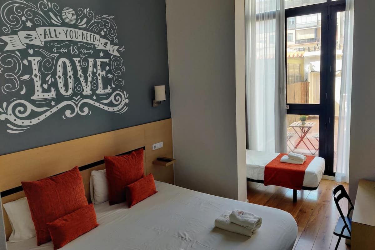 Deluxe Double Room, Terrace (3 adultos) | Escritorio, insonorización, tabla de planchar con plancha y wifi gratis