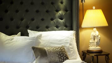 Habitación Deluxe, 1 cama de matrimonio, no fumadores, vistas a la ciudad | Ropa de cama de alta calidad y colchones Tempur-Pedic