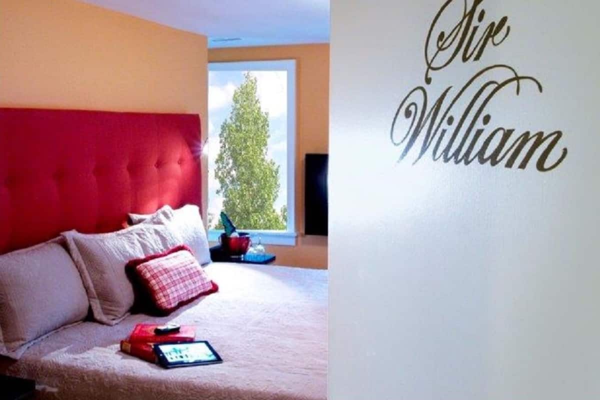 Sir William | Garden view