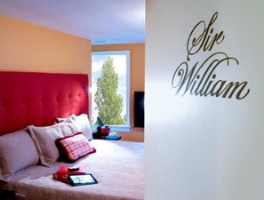 Sir William | Garden view - Old Ivy Walk (Niagara-on-the-Lake)