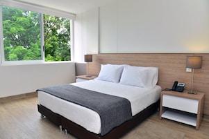 Superior Double Room | Minibar, in-room safe, desk, soundproofing