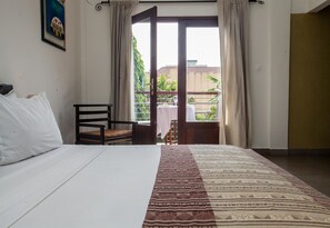 Blackout curtains, free WiFi