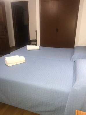 Twin Room, 2 Twin Beds | In-room safe, free cribs/infant beds, rollaway beds, free WiFi - Pensión Rural La Magnolia (La Puerta de Segura)