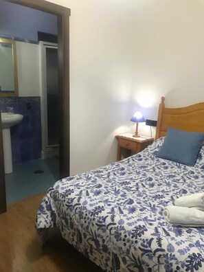 In-room safe, free cots/infant beds, rollaway beds, free WiFi - Pensión Rural La Magnolia (La Puerta de Segura)