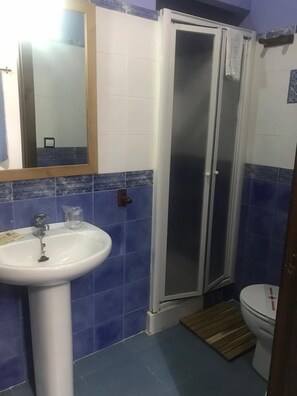 Bathroom - Pensión Rural La Magnolia (La Puerta de Segura)