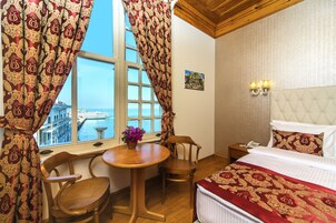 Ropa de cama de alta calidad, minibar, wifi gratis y ropa de cama 