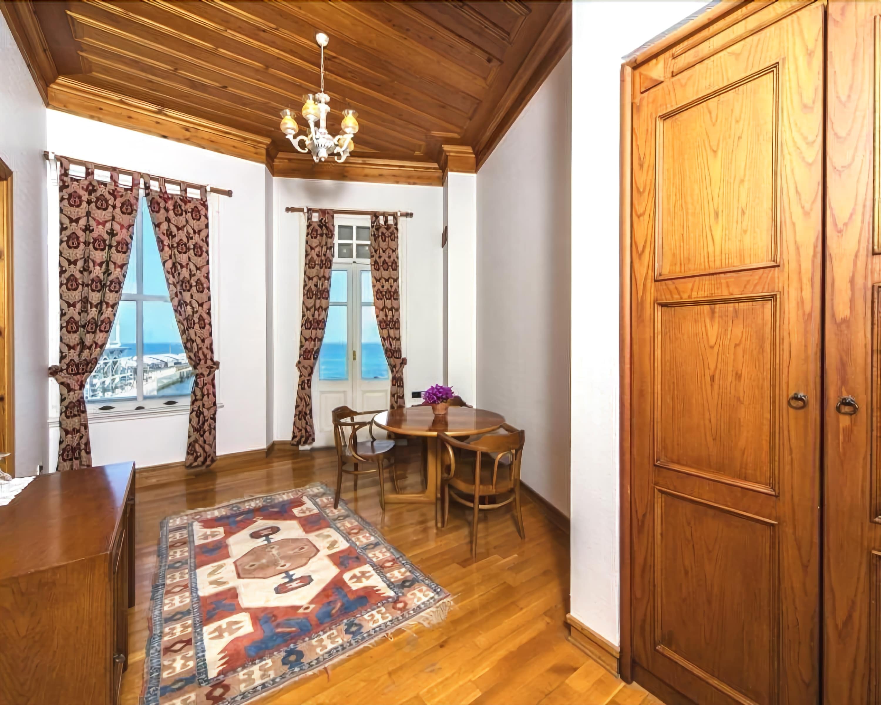 Suite | Zona de estar | Una televisión de pantalla plana