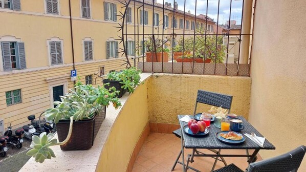 King Room private balcony | Balcony - Roma Suite Centro (Rome)