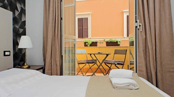 King Room private balcony | Balcony - Roma Suite Centro (Rome)