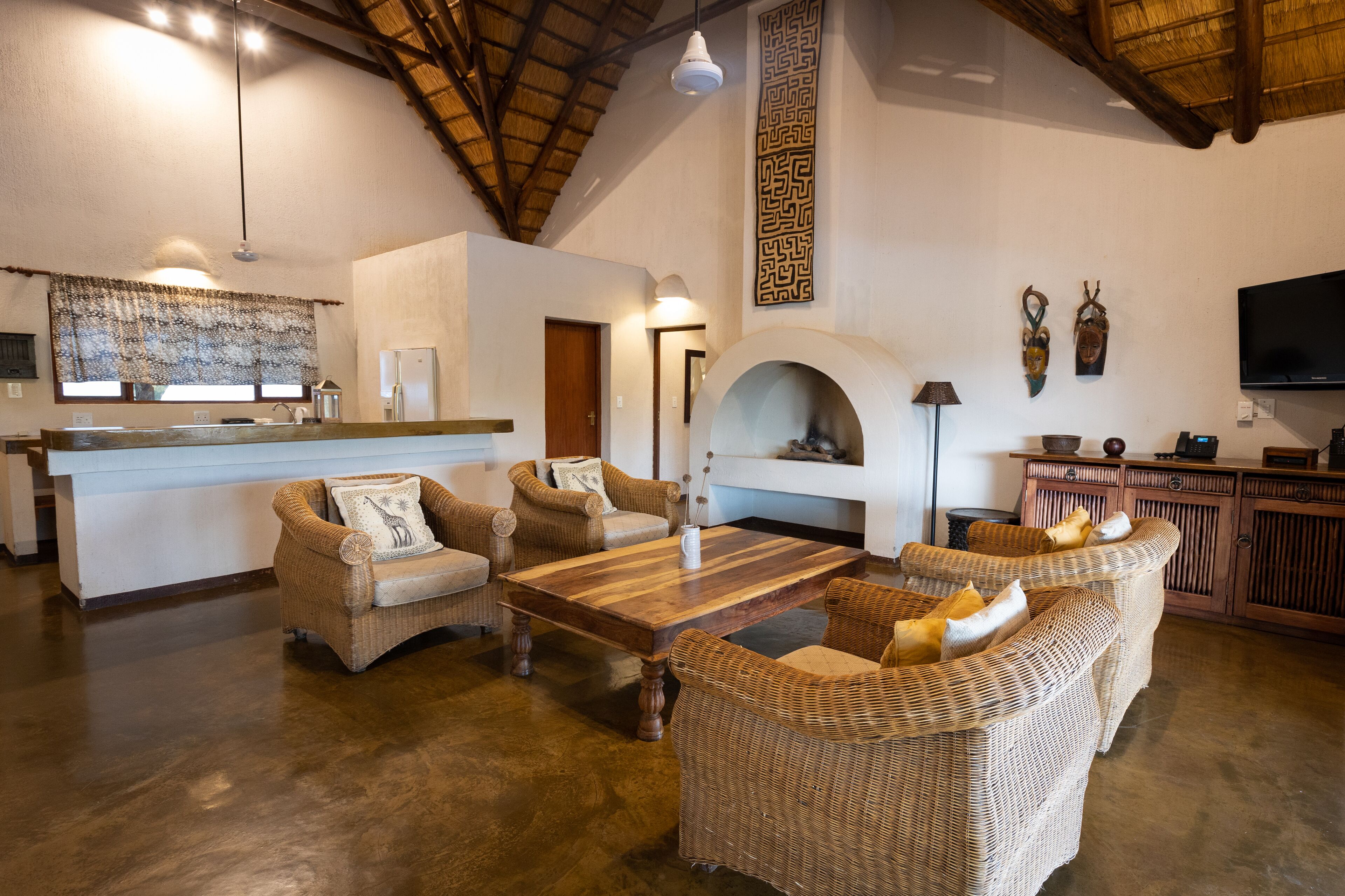 Olifant Villa Suite | Area keluarga | TV layar datar