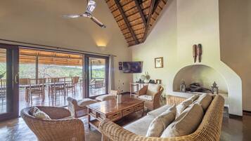 Seprai premium, brankas, dan didekorasi berbeda-beda