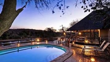 Private Cheetah Camp | Ruang tamu | TV skrin rata