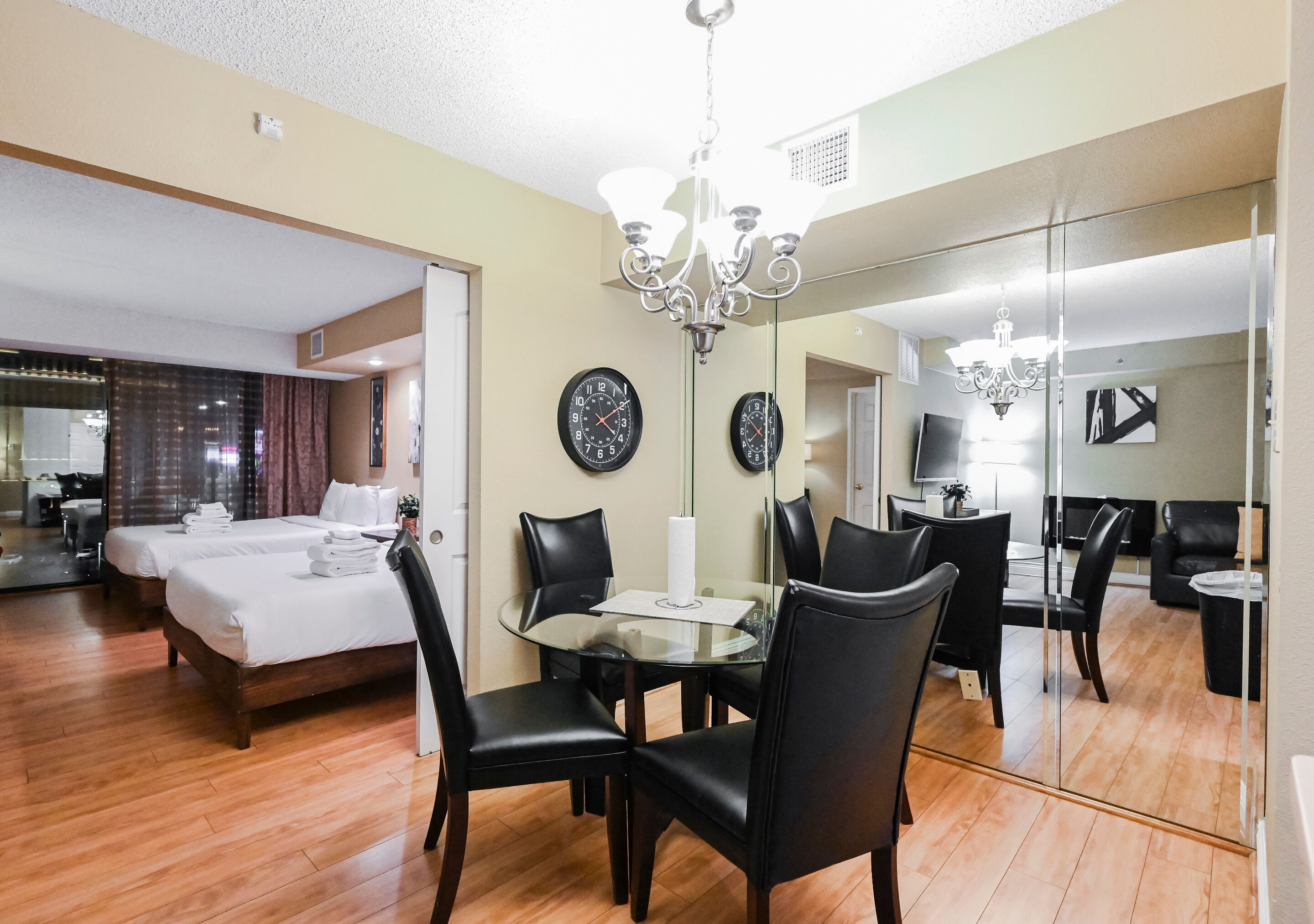 PH Floor One Bedroom Fountain View | Esszimmer