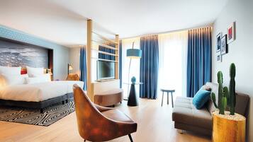 Junior-Suite | Minibar, Zimmersafe, Schreibtisch, schallisolierte Zimmer