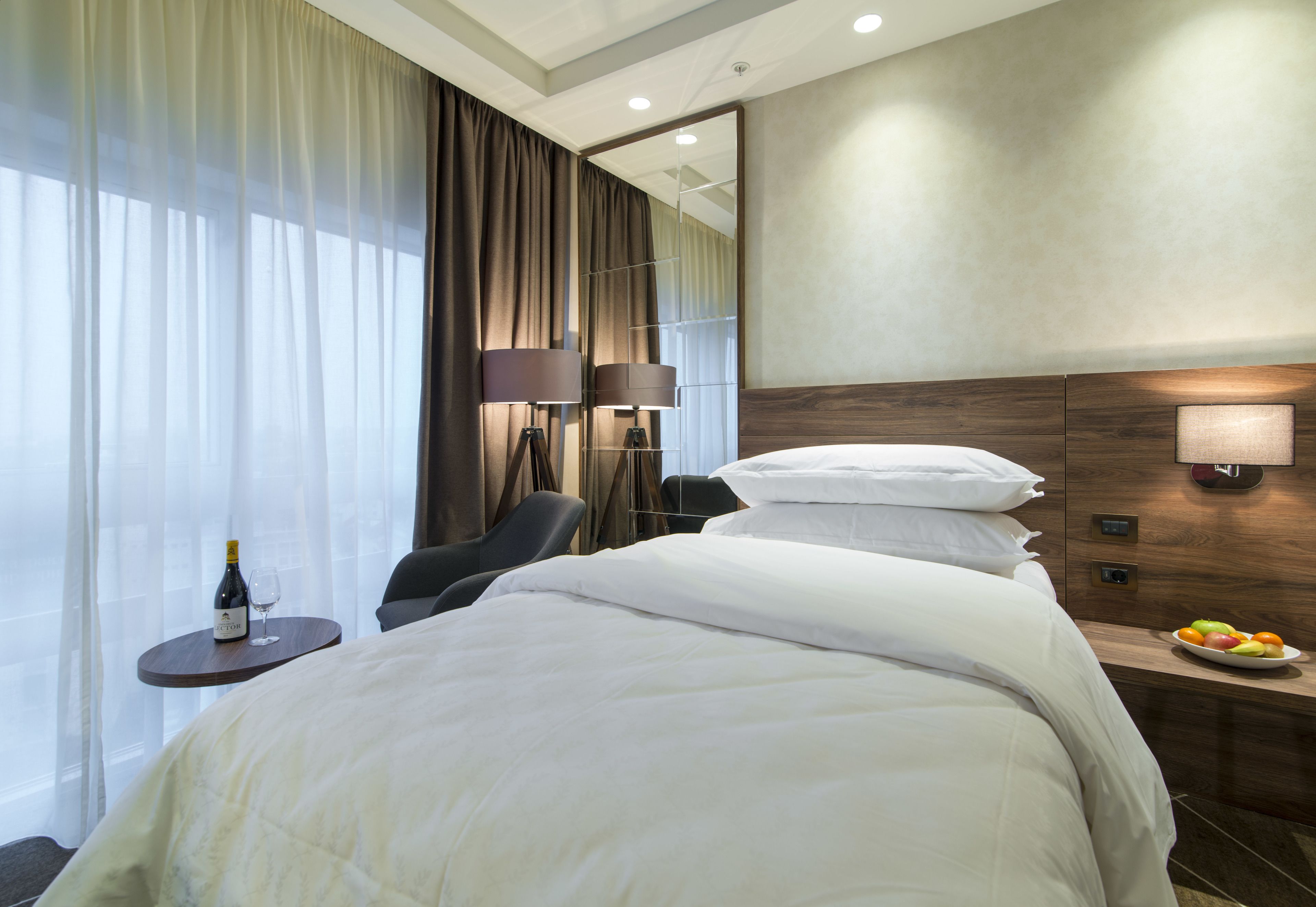 superior room, 1 double bed | hypo-allergenic bedding, minibar, in-room safe, desk