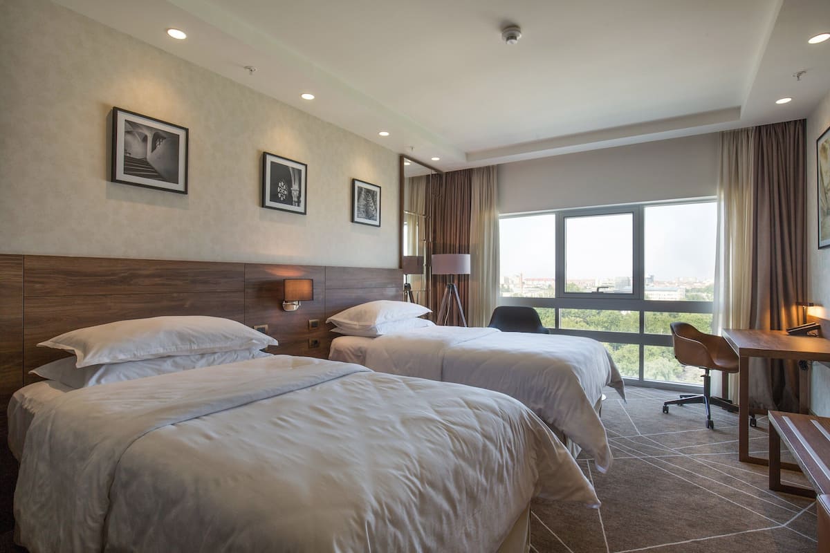 Superior Room, 1 Double Bed | Hypo-allergenic bedding, minibar, in-room safe, desk
