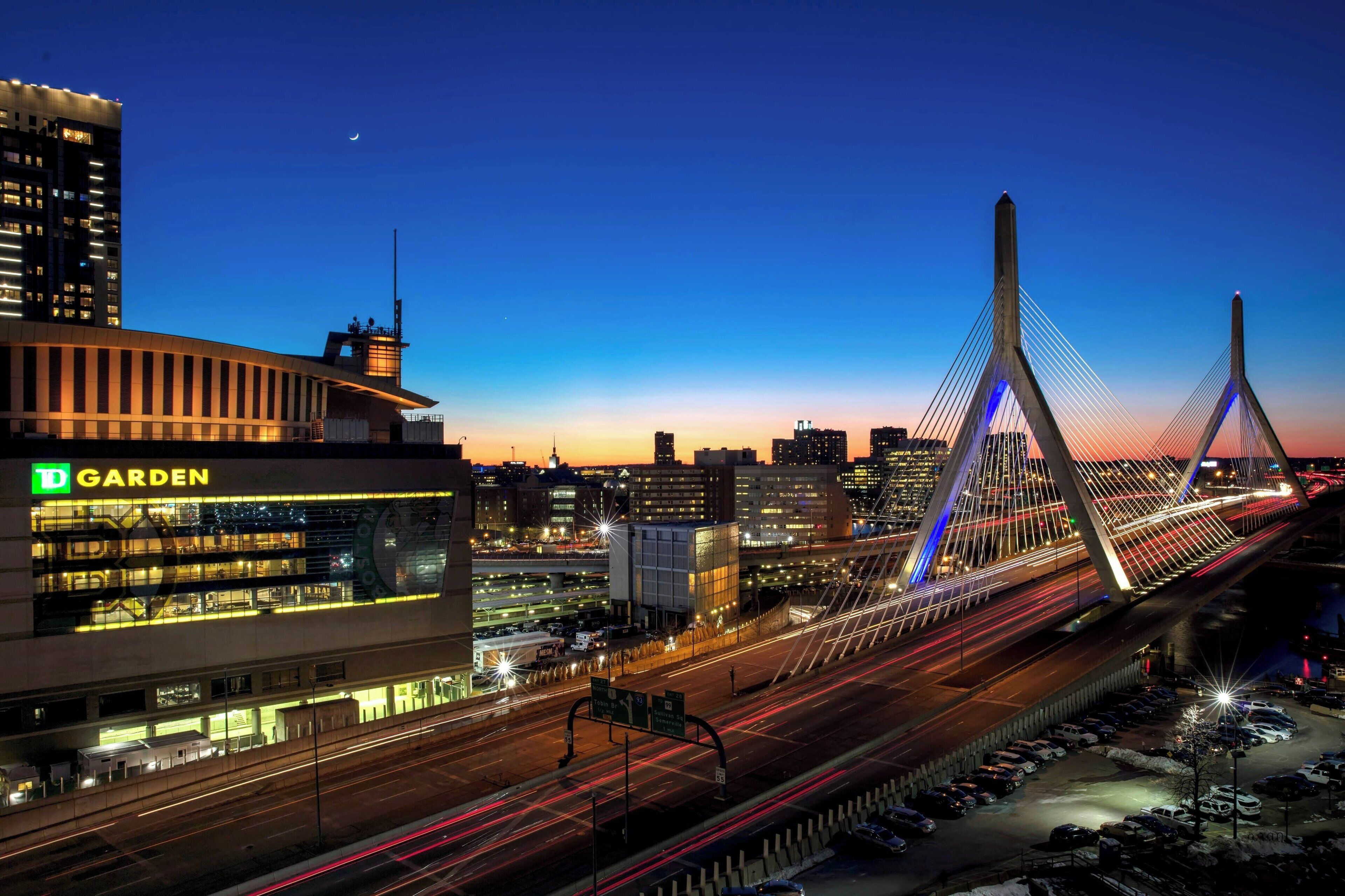 premium bedding, in-room safe, desk, laptop workspace