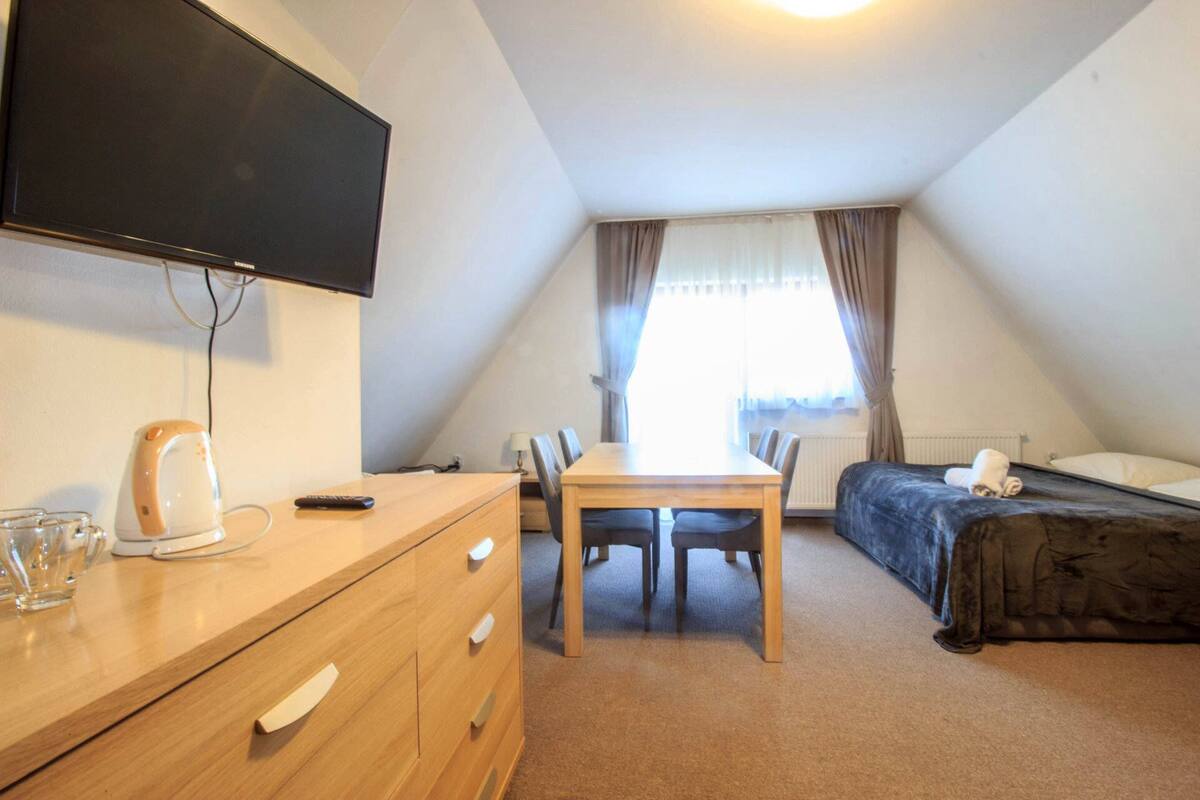 Minibar, desk, free WiFi, bed sheets