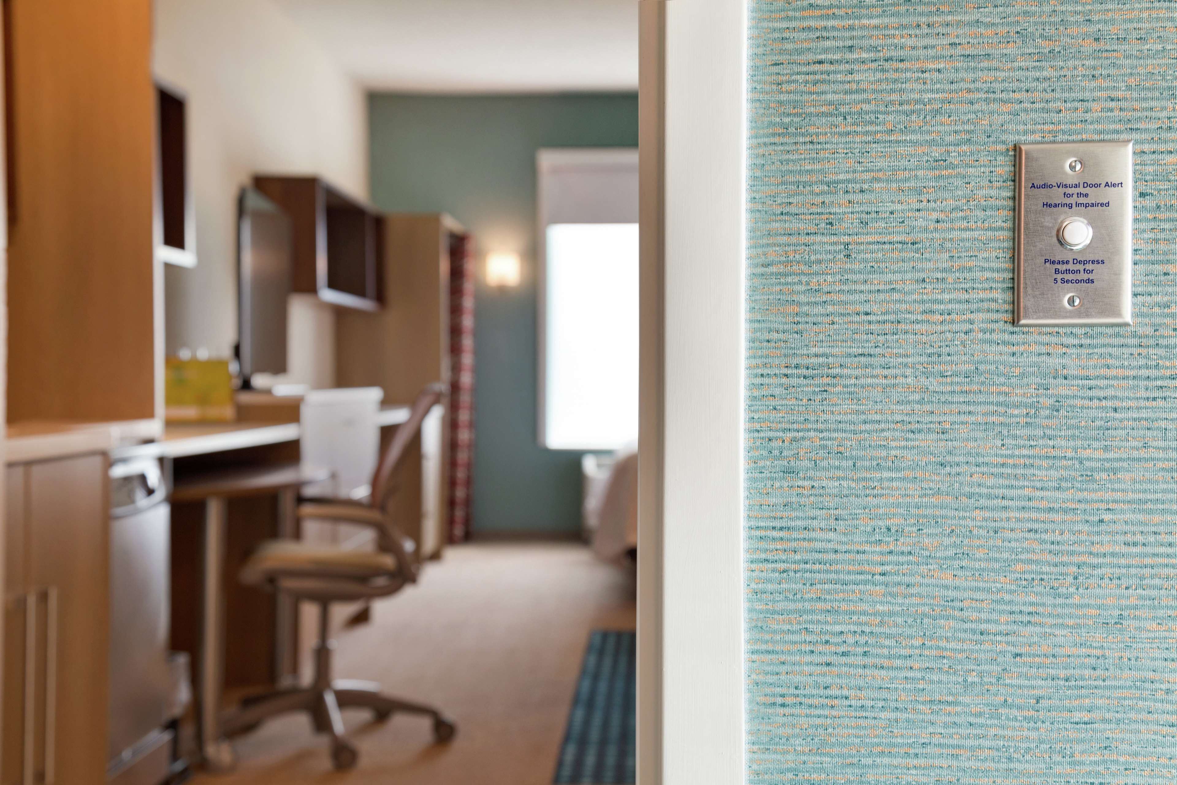 studio, 1 king bed, accessible (hearing) | in-room safe, desk, blackout curtains, free wifi