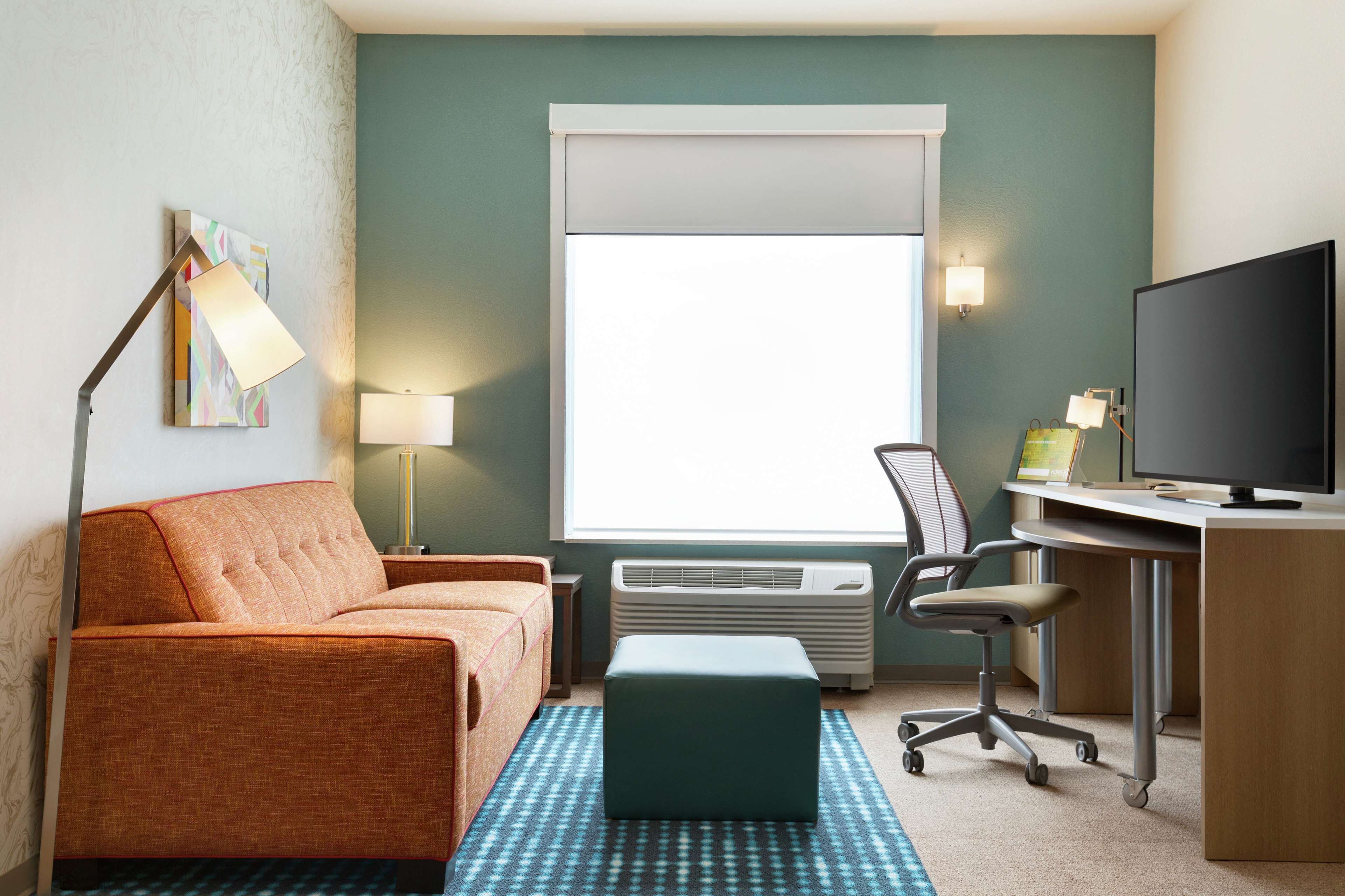 suite, 1 bedroom, accessible, bathtub | living area | 42-inch lcd tv with satellite channels, tv