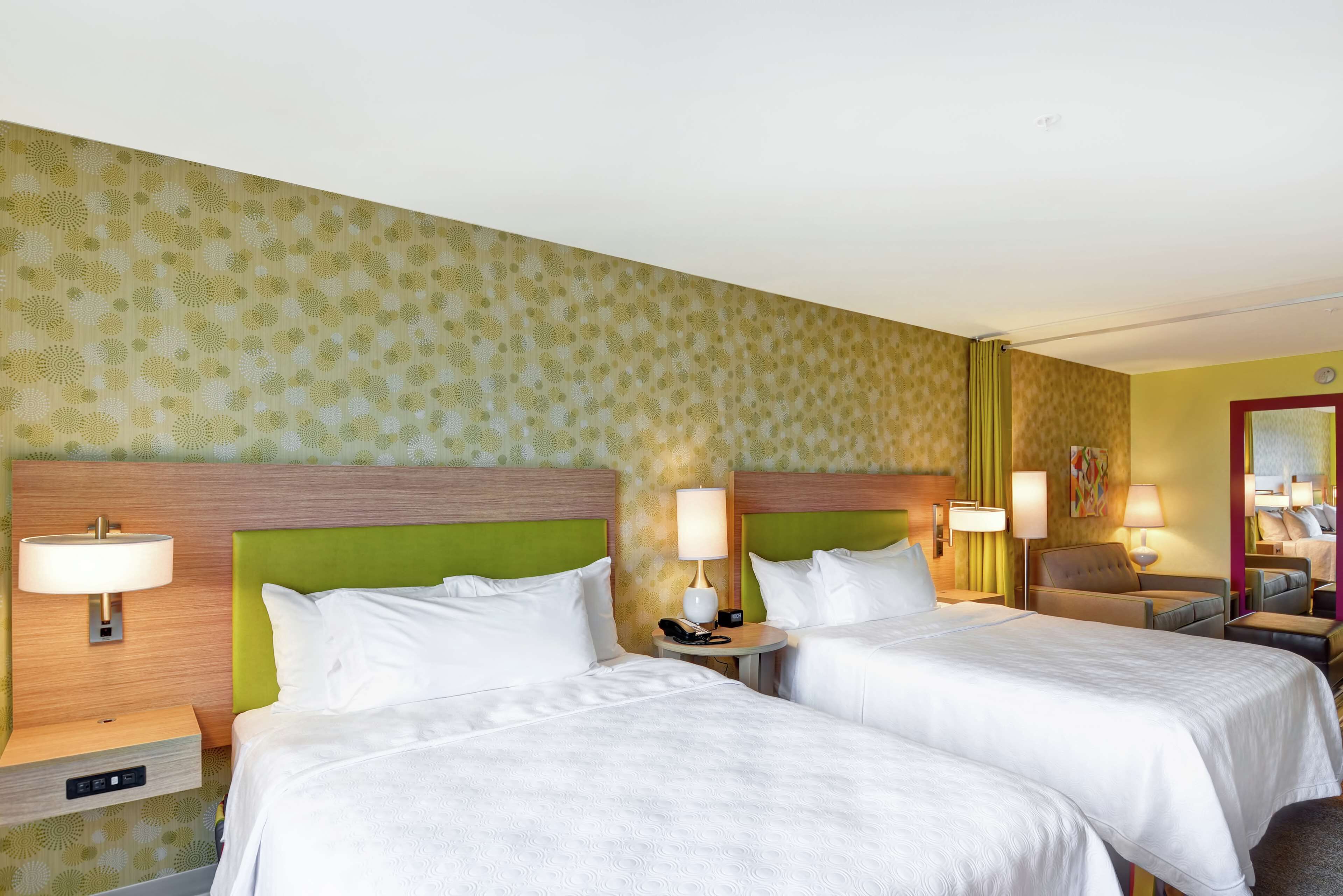 1 bedroom, premium bedding, in-room safe, desk