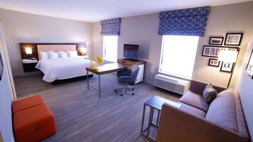 Studio, 1 très grand lit, non-fumeur, réfrigérateur et four à micro-ondes (Wetbar) | Coffre-fort, rideaux d’obscurcissement, fer et planche à repasser