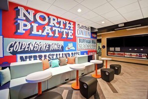 Lobby - Tru by Hilton North Platte (North Platte)