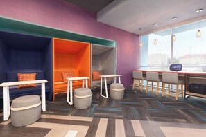 Business center - Tru By Hilton Lake Charles (Lake Charles)