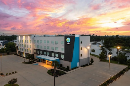 Exterior. Tru By Hilton Lake Charles
