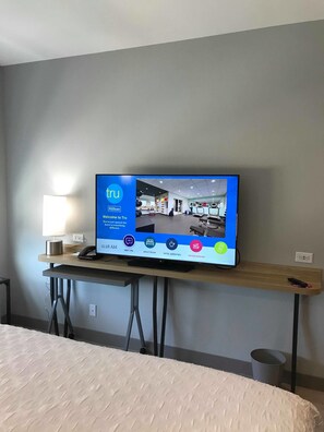 Habitación, 1 cama de matrimonio grande | Servicio de la habitación