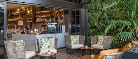 Lobby lounge