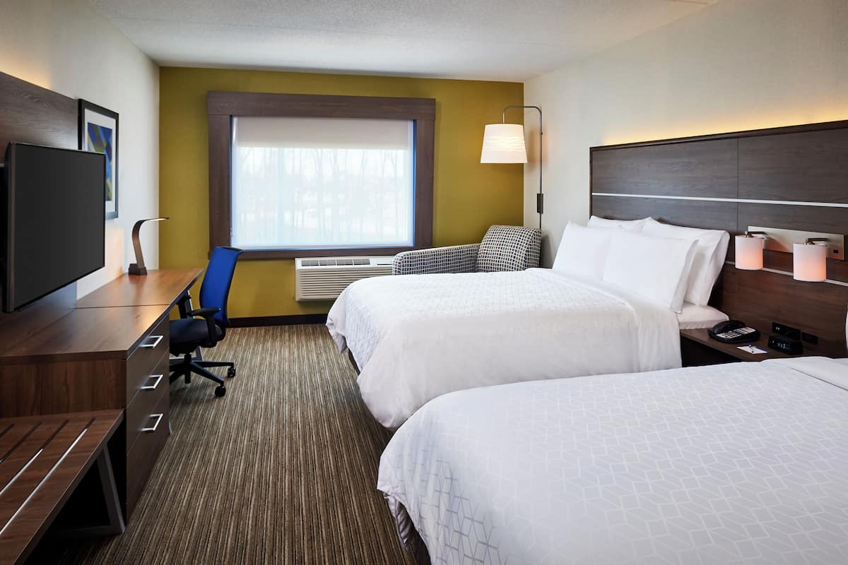 1 bedroom, hypo-allergenic bedding, pillow-top beds, in-room safe