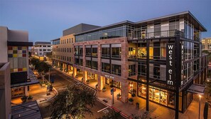 الإطلالة من المنشأة