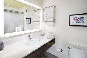 Holiday Inn Suites Arden Asheville Airport