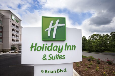 Holiday Inn Suites Arden Asheville Airport - Image 14