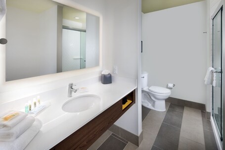 Holiday Inn Suites Arden Asheville Airport - Image 29
