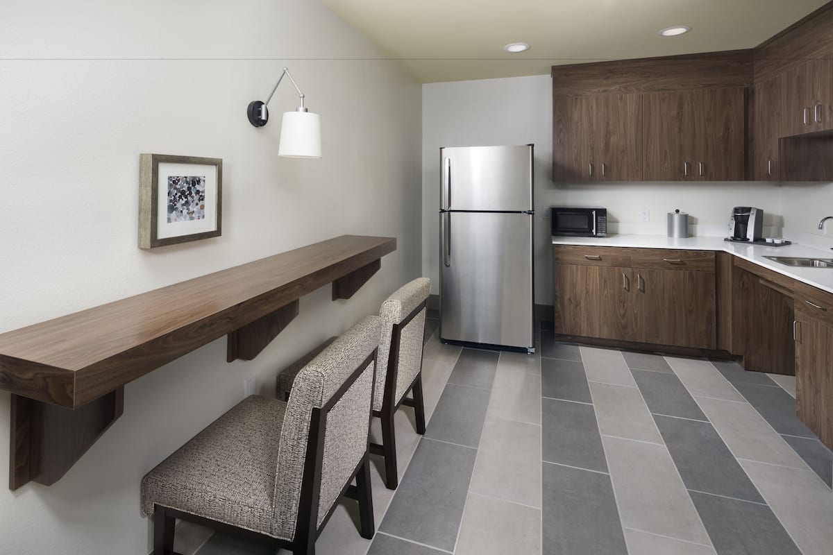 1 bedroom, in-room safe, desk, blackout curtains