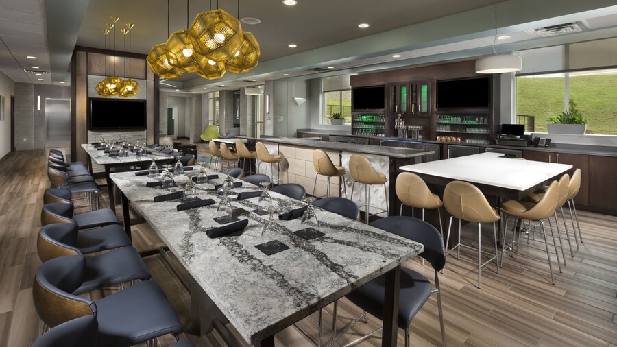 Holiday Inn & Suites Arden - Asheville Airport by IHG