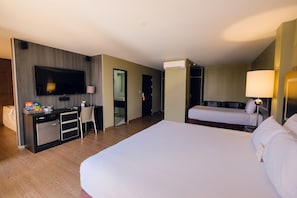 Premium bedding, pillowtop beds, minibar, desk - Rado Hotel - Santa Maria (Trujillo)