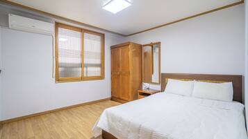 P03) Pension Room for 5 people (Kitchenette) | Premium bedding, free WiFi