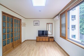 P02) Ondol Pension for 4 people (Kitchenette) | Literie de qualité supérieure, Wi-Fi gratuit